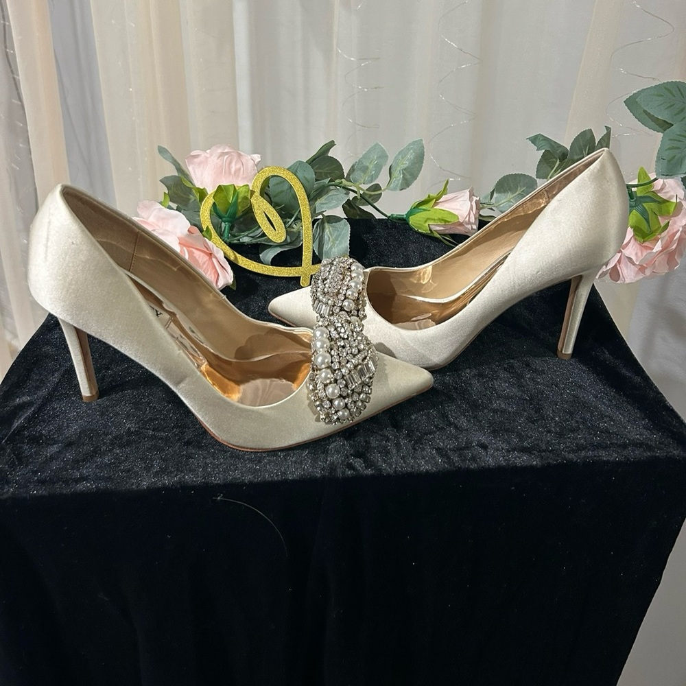 Badgley Mischka Elegant Cream Heels with Sparkling Embellishment